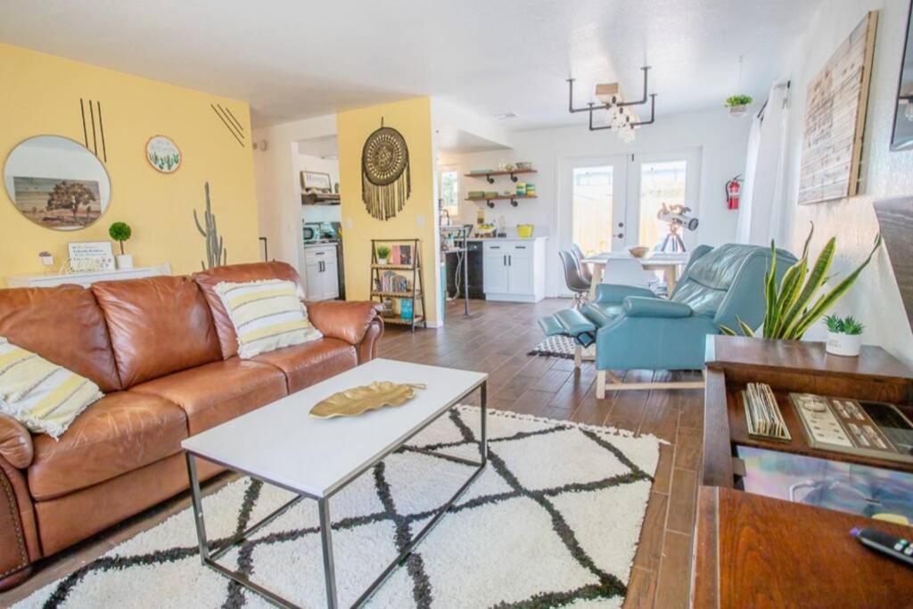 New! Jt Sunshine House Cozy, Artsy & Comfy, Dog Friendly, 3Bd Villa Joshua Tree Buitenkant foto